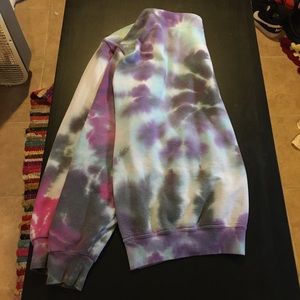 large tye dye crew neck